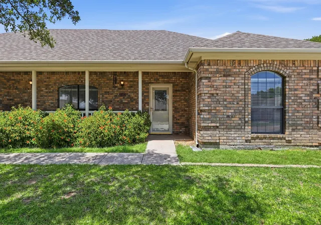 Photo 3 of Single family home for sale at 2103 Fair Oaks Dr, Bridgeport, TX 76426 | MLS# 21339021 | Listing updated on 2026-08-19