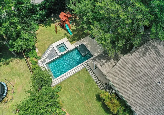 Photo 2 of Single family home for sale at 1319 S Crockett St, Sherman, TX 75090 | MLS# 21339284 | Listing updated on 2026-07-26