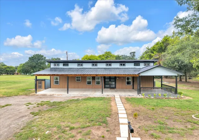 Photo 2 of Single family home for sale at 4120 Benjamin Dr, Malakoff, TX 75148 | MLS# 21338572 | Listing updated on 2026-09-27