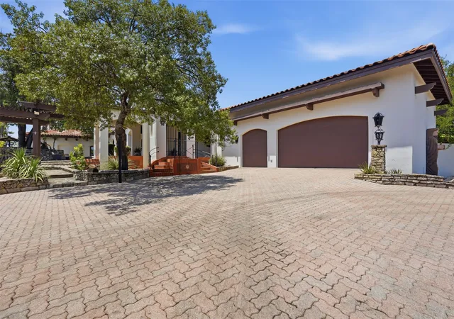 Photo 3 of Single family home for sale at 8300 Samora Ct, Fort Worth, TX 76135 | MLS# 21336545 | Listing updated on 2026-07-25