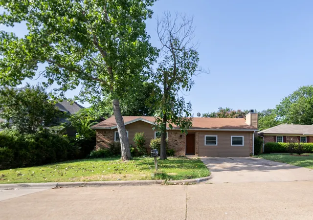 Photo 3 of Single family home for sale at 2303 April Ln, Grand Prairie, TX 75050 | MLS# 21336621 | Listing updated on 2026-08-28