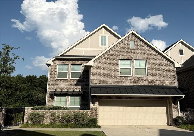Townhouse for sale at 110 Claire Dr, Trophy Club, TX 76262 | MLS# 21337047