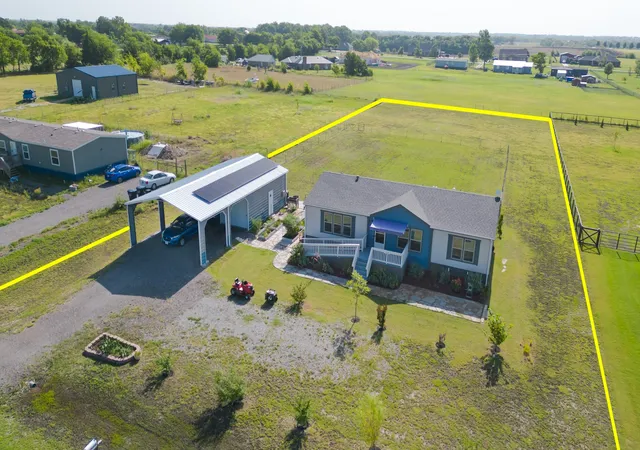 Photo 3 of Manufactured home for sale at 1113 Caroline Ct, Howe, TX 75459 | MLS# 21335469 | Listing updated on 2026-09-01