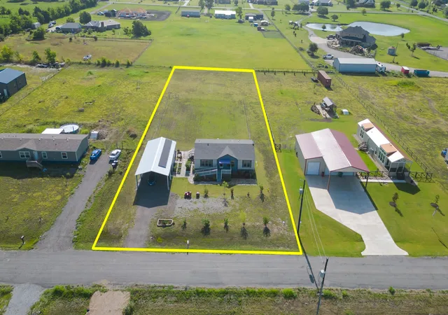 Photo 3 of Manufactured home for sale at 1113 Caroline Ct, Howe, TX 75459 | MLS# 21335469 | Listing updated on 2026-09-01