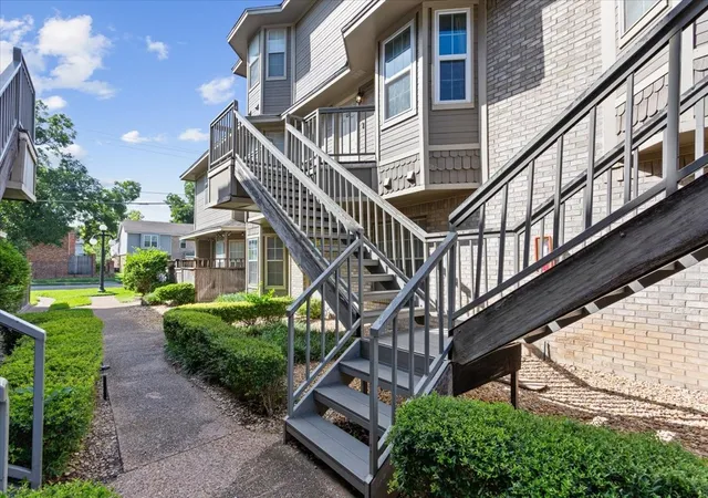 3rd image of 1325 Speight Ave, Waco, TX 76706 | MLS# 21336766