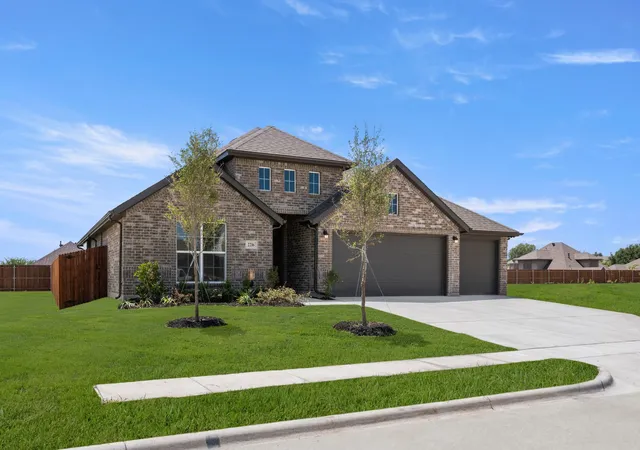 Photo 2 of Sale Pending at 2216 Castle Rock Ln, Weatherford, TX 76087 | MLS# 21339371 | Listing updated on 2026-08-30