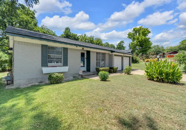 Photo 3 of Single family home for sale at 6315 Harmony Ln, Dallas, TX 75241 | MLS# 21339236 | Listing updated on 2026-08-27