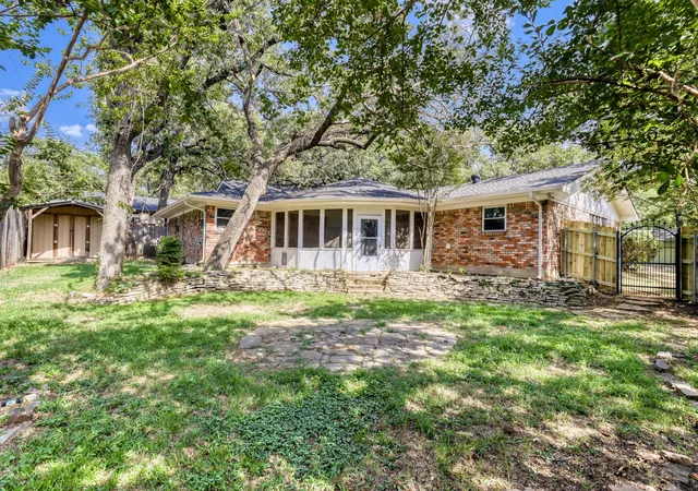 Photo 28 of Single family home for sale at 624 Hillview Dr, Hurst, TX 76054 | MLS# 21335773 | Listing updated on 2026-08-28