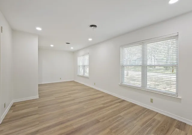 Photo 4 of Single family home for sale at 624 Hillview Dr, Hurst, TX 76054 | MLS# 21335773 | Listing updated on 2026-08-28