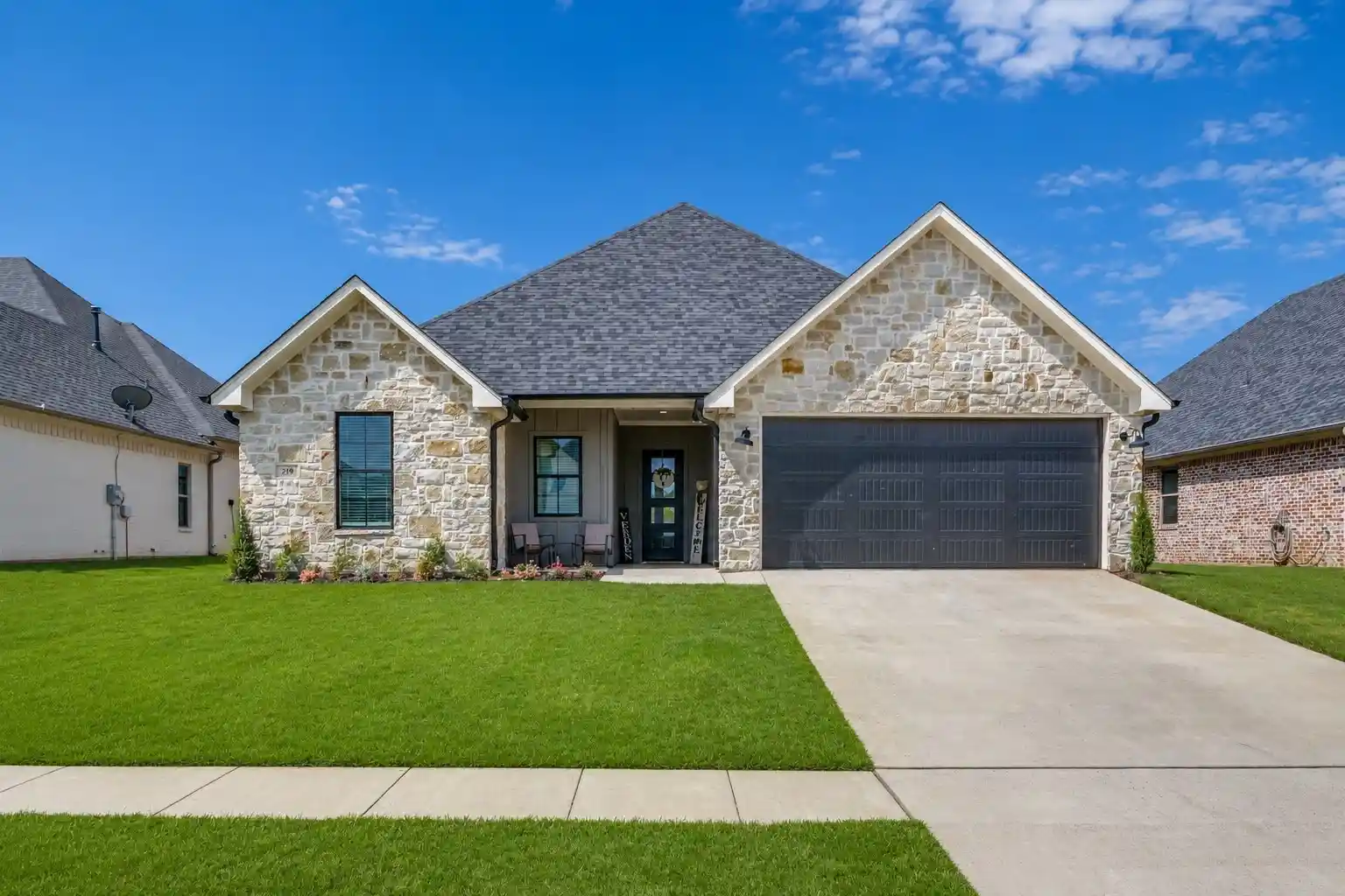 Single family home for sale at 219 Kaul Ln, Bullard, TX 75757 | MLS# 21339375