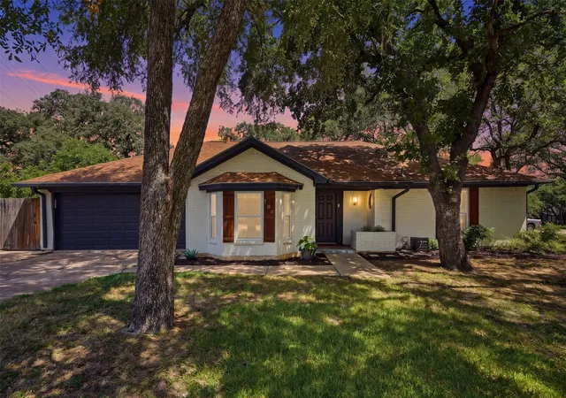 Photo 1 of Single family home for sale at 700 Highland Crest Dr, Hurst, TX 76054 | MLS# 21338473 | Listing updated on 2026-08-15