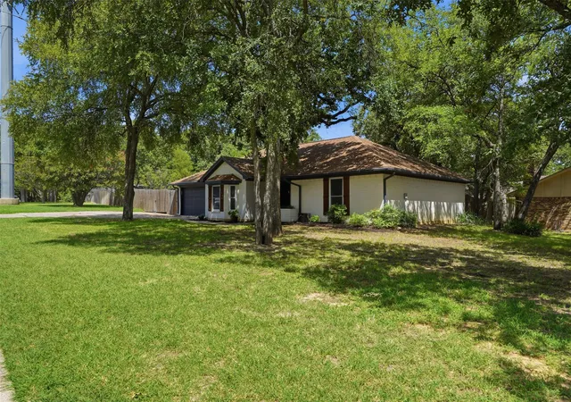 Photo 2 of Single family home for sale at 700 Highland Crest Dr, Hurst, TX 76054 | MLS# 21338473 | Listing updated on 2026-08-15