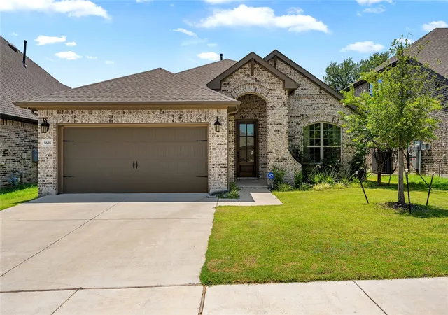 Photo 2 of Single family home for sale at 8608 Spindletop Dr, Fort Worth, TX 76120 | MLS# 21336064 | Listing updated on 2026-08-31