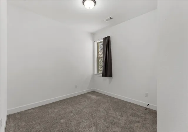 Photo 4 of Single family home for sale at 8608 Spindletop Dr, Fort Worth, TX 76120 | MLS# 21336064 | Listing updated on 2026-08-31