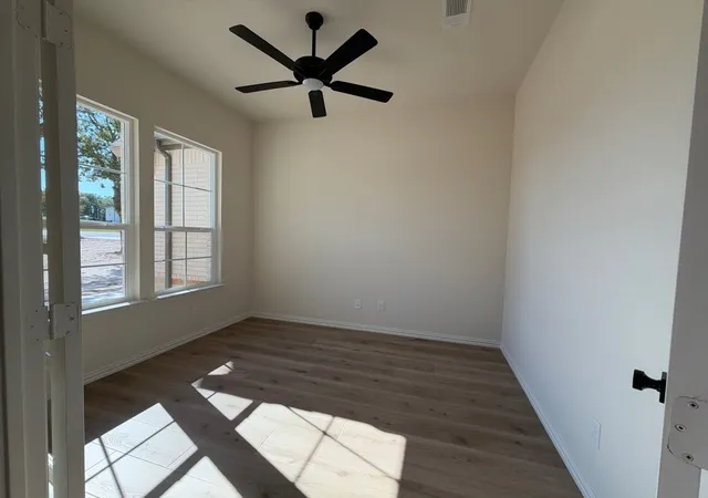 Photo 3 of Single family home for sale at 164 Oak Grove Wy, Springtown, TX 76082 | MLS# 21339415 | Listing updated on 2026-10-08