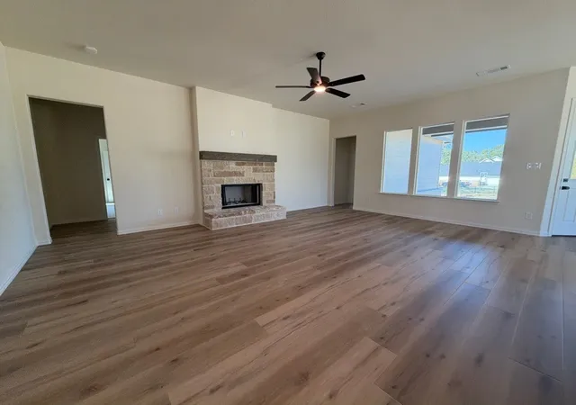 Photo 4 of Single family home for sale at 164 Oak Grove Wy, Springtown, TX 76082 | MLS# 21339415 | Listing updated on 2026-10-08