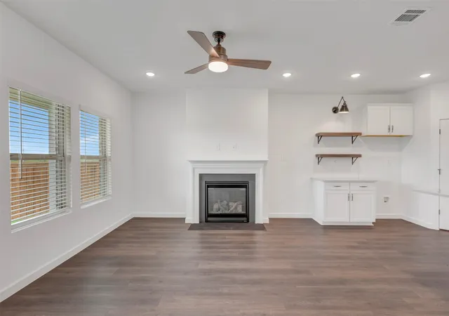 Photo 4 of Single family home for sale at 143 Summer Rain Wy, Newark, TX 76071 | MLS# 21339419 | Listing updated on 2026-10-07