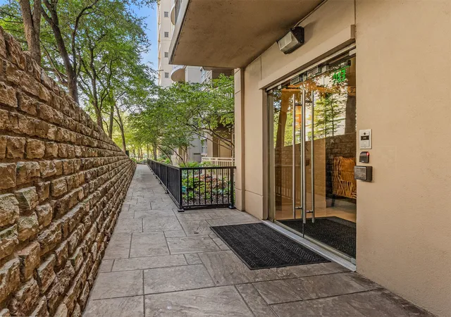 2nd image of 3225 Turtle Creek Blvd #1547, Dallas, TX 75219 | MLS# 21339444