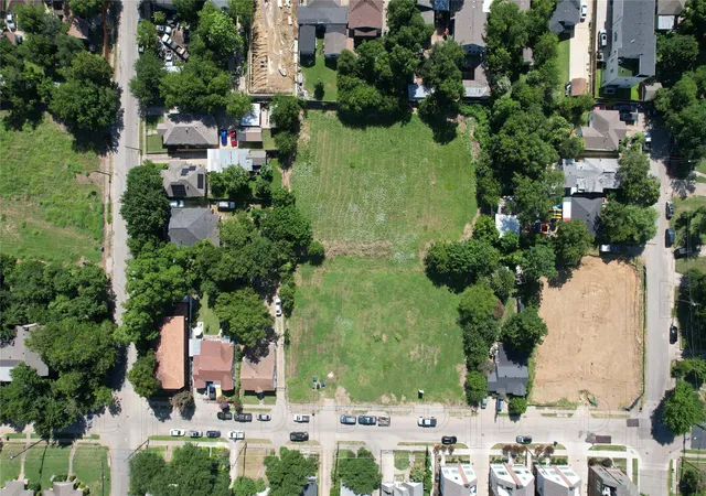 Photo 1 of Land for sale at 211 E Neely St, Dallas, TX 75203 | MLS# 21339488 | Listing updated on 2026-07-28