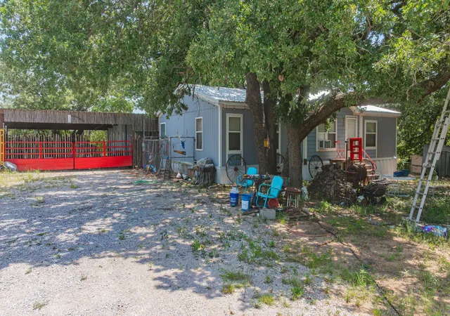Photo 3 of Manufactured home for sale at 301 County Road 193, Carbon, TX 76435 | MLS# 21339381 | Listing updated on 2026-09-15