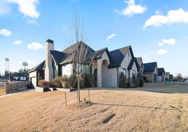Photo 2 of Single family home for sale at 3157 Salado Creek Dr, Tyler, TX 75703 | MLS# 21334375 | Listing updated on 2026-07-24