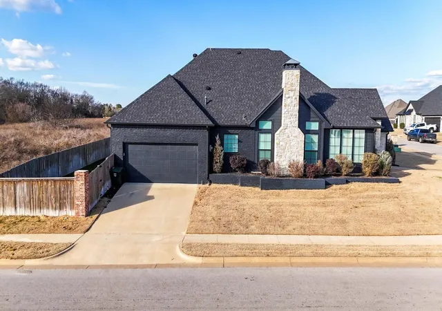 Photo 3 of Single family home for sale at 3157 Salado Creek Dr, Tyler, TX 75703 | MLS# 21334375 | Listing updated on 2026-07-24