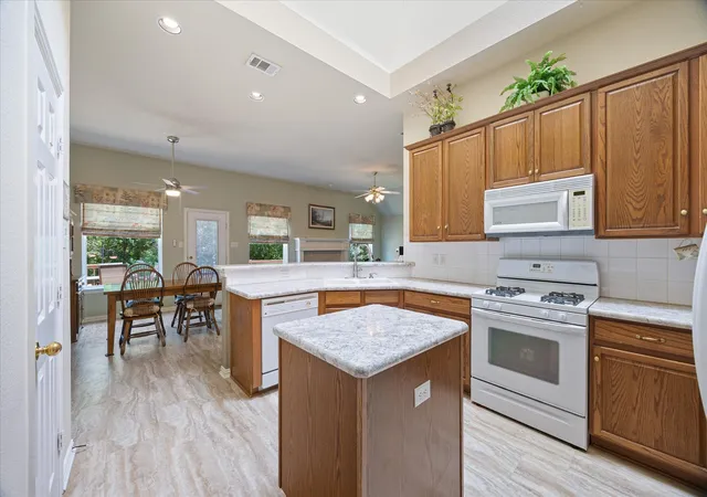 5th image of 5815 Teal Ct, Sachse, TX 75048 | MLS# 21339333