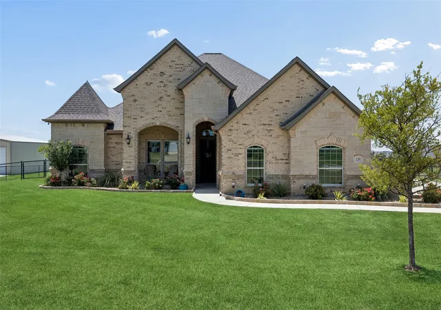 Photo 1 of Single family home for sale at 135 Stanford Ln, Springtown, TX 76082 | MLS# 21338105 | Listing updated on 2026-10-08