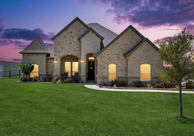 Photo 2 of Single family home for sale at 135 Stanford Ln, Springtown, TX 76082 | MLS# 21338105 | Listing updated on 2026-10-08