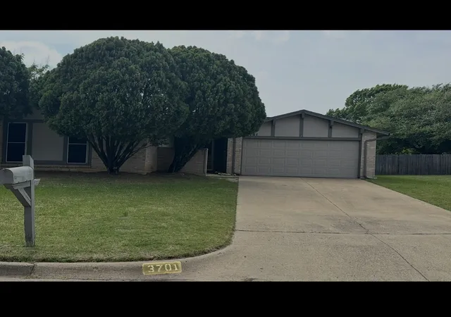 Photo 1 of Single family home for sale at 3701 South Ct, Fort Worth, TX 76133 | MLS# 21331394 | Listing updated on 2026-07-24