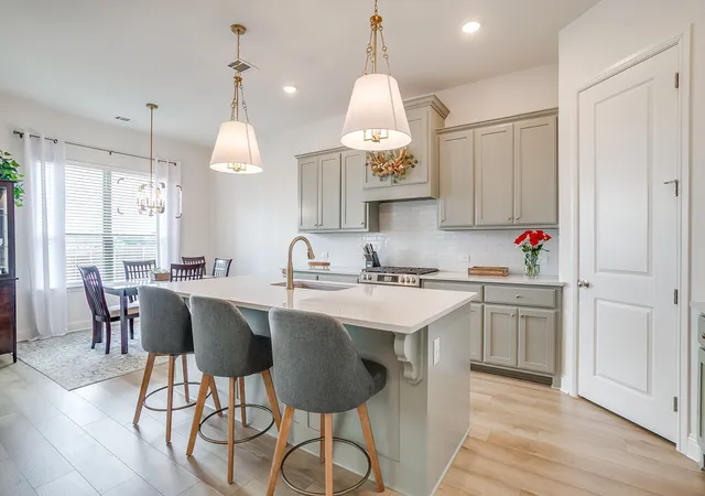Photo 2 of Single family home for sale at 214 Observation Dr N, Aledo, TX 76008 | MLS# 21339550 | Listing updated on 2026-09-06