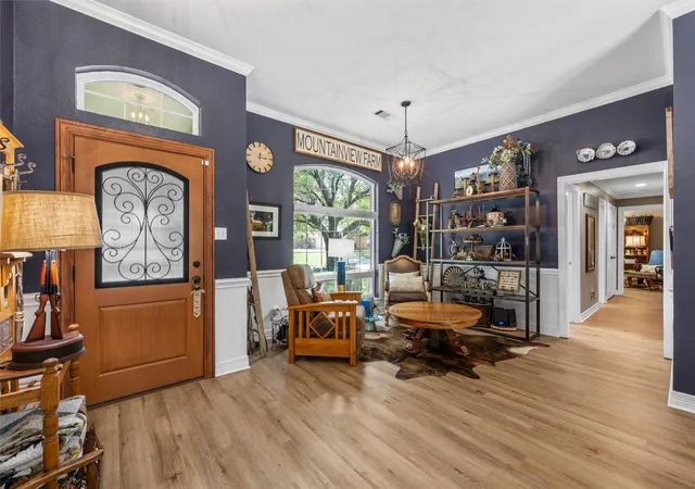 Photo 4 of Sale Pending at 9408 Silverthorn Dr, Waco, TX 76708 | MLS# 21338904 | Listing updated on 2026-08-10