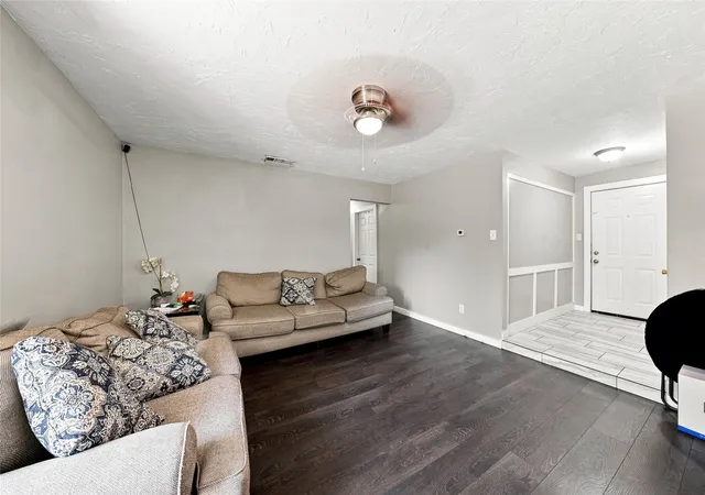 Photo 3 of Single family home for sale at 2621 Burning Tree Ln, Irving, TX 75062 | MLS# 21330917 | Listing updated on 2026-07-27