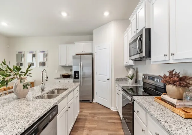 Photo 4 of Single family home for sale at 1304 Wood Vine Dr, Oak Point, TX 75068 | MLS# 21339581 | Listing updated on 2026-08-26