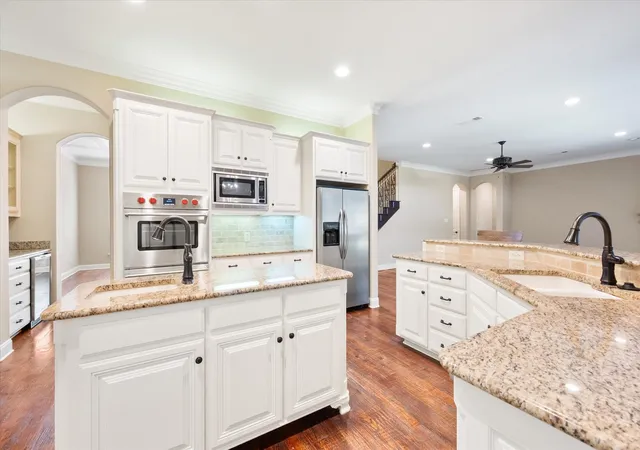 Photo 3 of Sale Pending at 2808 Country Club Rd, Pantego, TX 76013 | MLS# 21338959 | Listing updated on 2026-08-25