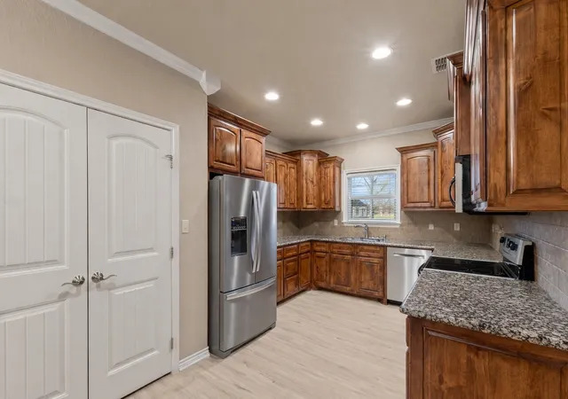 Photo 4 of Single family home for sale at 104 Blake St, Mabank, TX 75147 | MLS# 21337524 | Listing updated on 2026-10-01