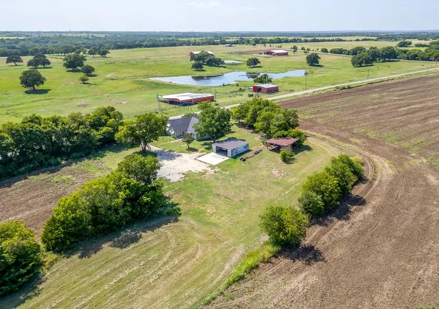 Photo 4 of Single family home for sale at 5641 County Road 313A, Alvarado, TX 76009 | MLS# 21339673 | Listing updated on 2026-08-29