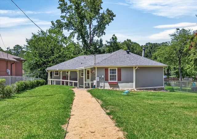 Photo 3 of Single family home for sale at 171 Cedar Elm Rd, Trinidad, TX 75163 | MLS# 21339617 | Listing updated on 2026-10-06
