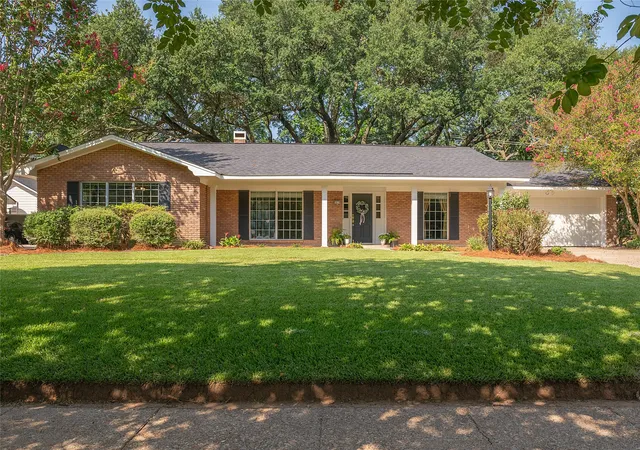 Photo 1 of Single family home for sale at 5910 Fern Ave, Shreveport, LA 71105 | MLS# 21339470 | Listing updated on 2026-08-26