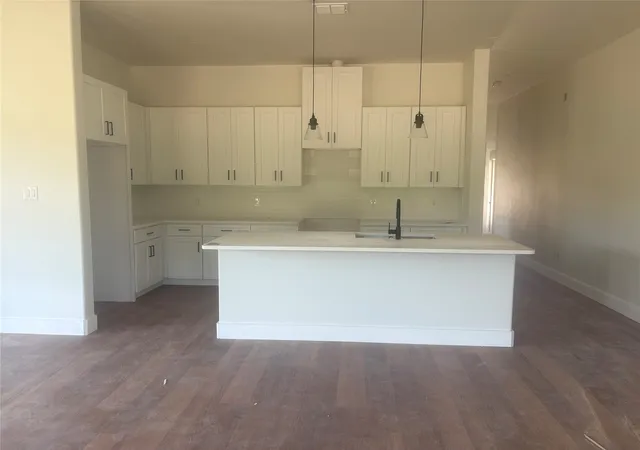 Photo 4 of Single family home for sale at 1033 Salvation Dr, Weatherford, TX 76088 | MLS# 21339733 | Listing updated on 2026-07-24