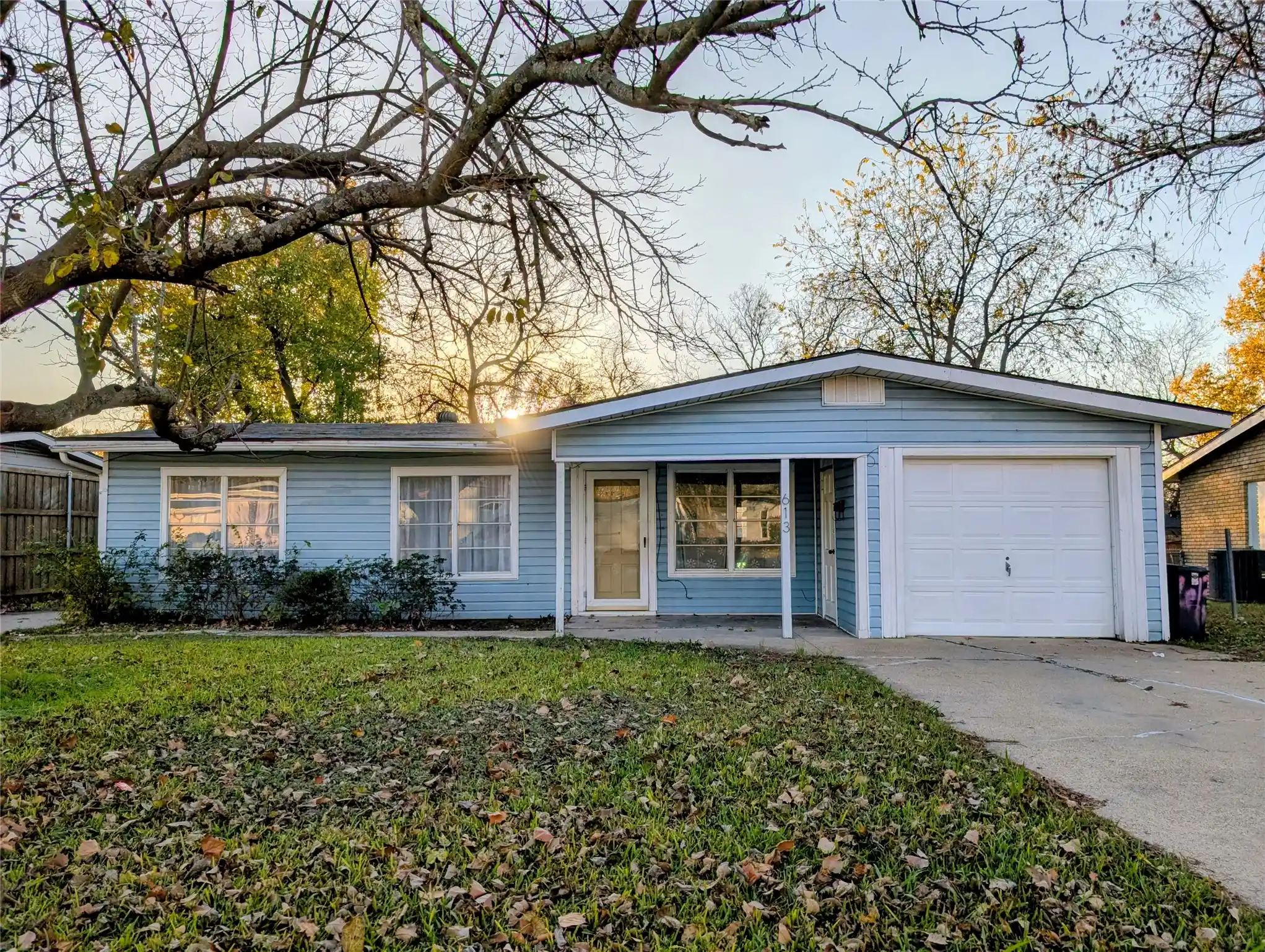 Single family home for sale at 613 Grande Dr, Mesquite, TX 75149 | MLS# 21337462