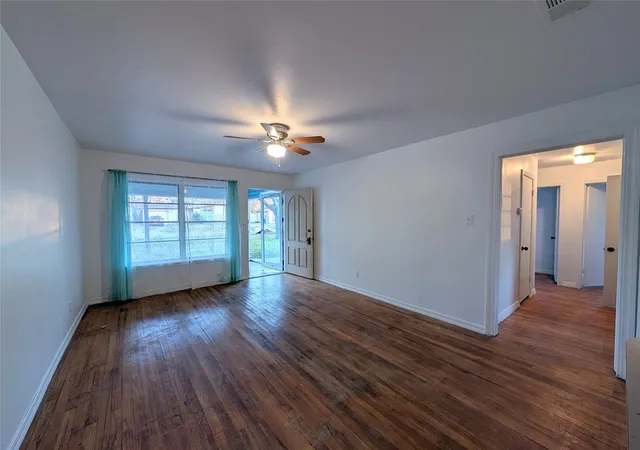 Photo 3 of Single family home for sale at 613 Grande Dr, Mesquite, TX 75149 | MLS# 21337462 | Listing updated on 2026-09-15