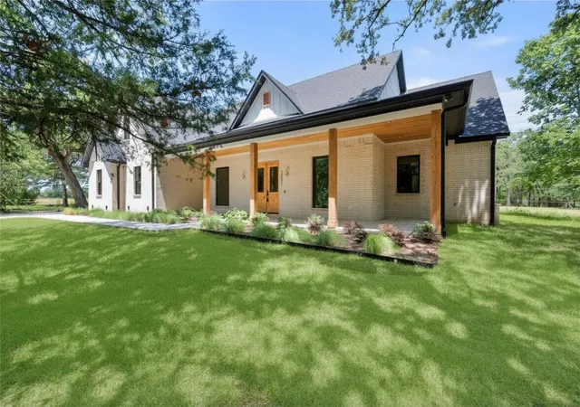 Photo 2 of Single family home for sale at 3001 Rock Rd, Corsicana, TX 75109 | MLS# 21338561 | Listing updated on 2026-10-03