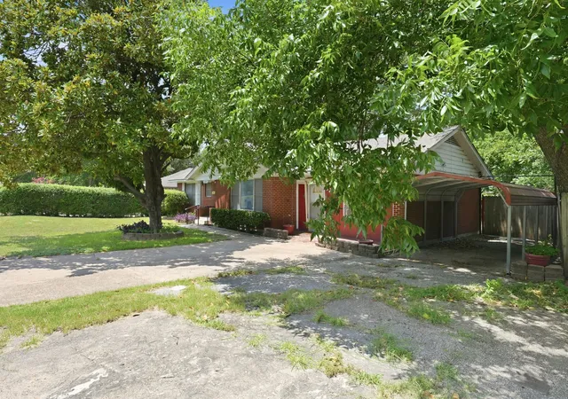 Photo 3 of Single family home for sale at 3275 S Edgefield Ave, Dallas, TX 75224 | MLS# 21339110 | Listing updated on 2026-07-25