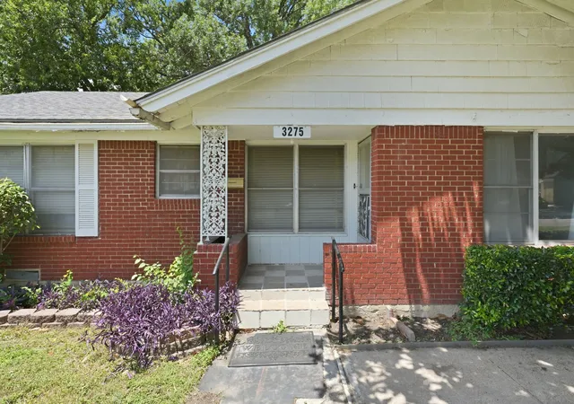 Photo 3 of Single family home for sale at 3275 S Edgefield Ave, Dallas, TX 75224 | MLS# 21339110 | Listing updated on 2026-07-25
