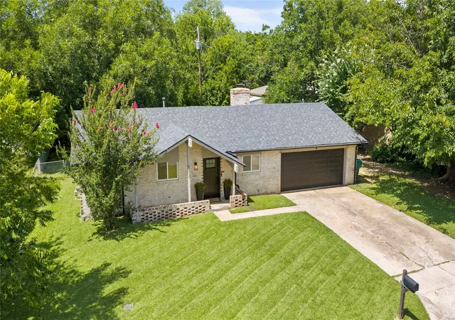 Photo 2 of Single family home for sale at 513 Talley Dr, Sherman, TX 75092 | MLS# 21339611 | Listing updated on 2026-07-24