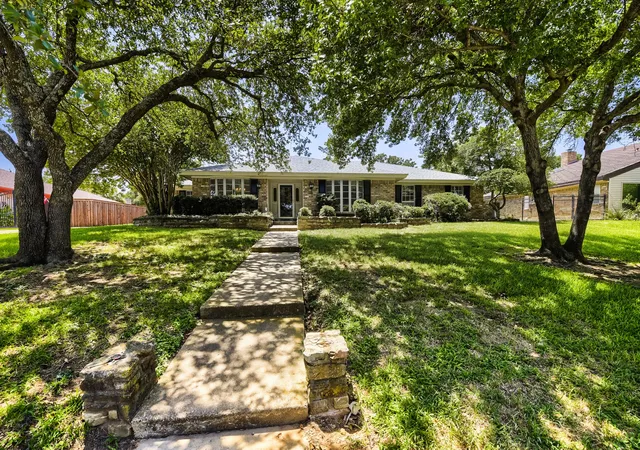Photo 1 of Single family home for sale at 3712 Greenbriar Ct, Colleyville, TX 76034 | MLS# 21207245 | Listing updated on 2026-10-01