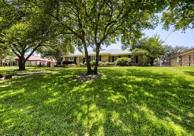 Photo 2 of Single family home for sale at 3712 Greenbriar Ct, Colleyville, TX 76034 | MLS# 21207245 | Listing updated on 2026-10-01