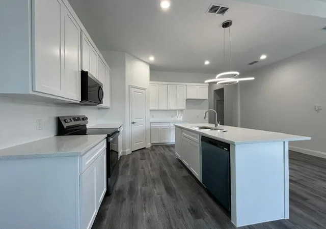 Photo 3 of Single family home for sale at 117 Leatherwood St, Waxahachie, TX 75165 | MLS# 21339177 | Listing updated on 2026-07-24