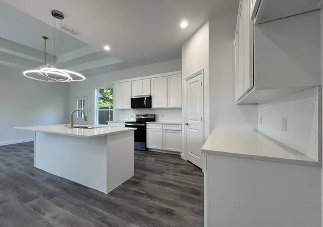 Photo 4 of Single family home for sale at 117 Leatherwood St, Waxahachie, TX 75165 | MLS# 21339177 | Listing updated on 2026-07-24